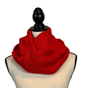 Marte & Joven Christmas Holiday Red Infinity Scarf - Thick Warm 100% acrylic